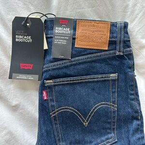 NWT Levi’s Ribcage Bootcut Jeans